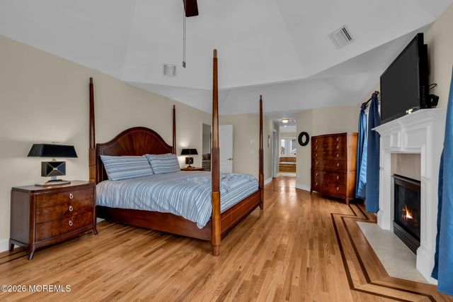 10 Imbrie Place, Sea Bright, NJ 07760