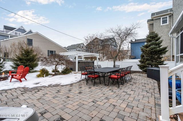 10 Imbrie Place, Sea Bright, NJ 07760