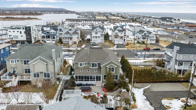 10 Imbrie Place, Sea Bright, NJ 07760