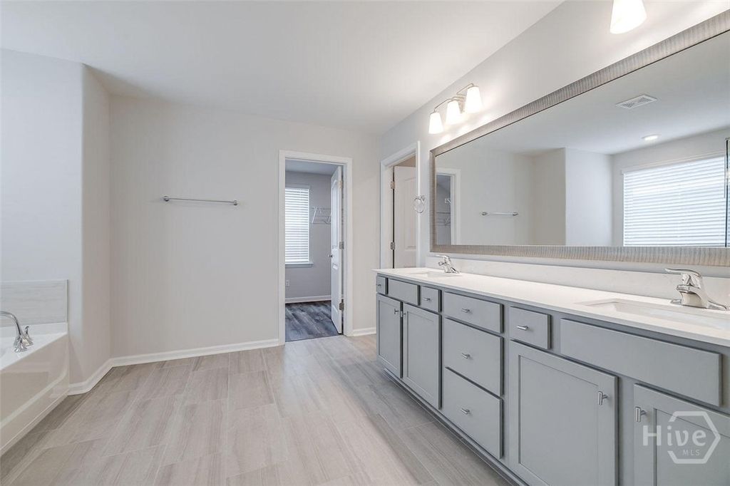 Image 32 of property listing at 42 Brookhaven Drive, Savannah, GA 31407