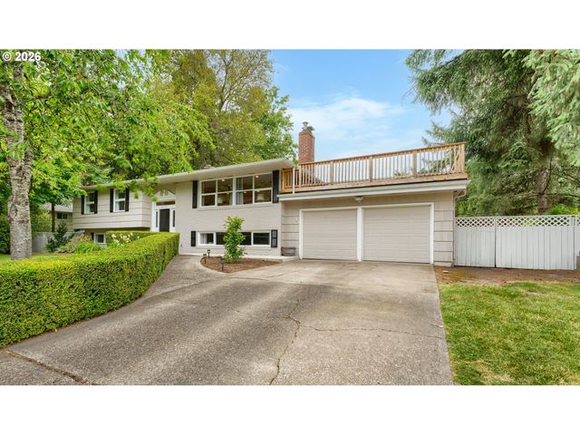 8925 Sw CAROLINE Dr, Portland, OR 97225