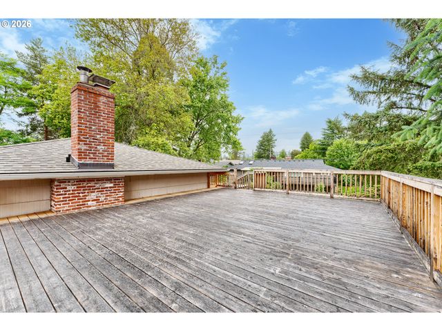 8925 Sw CAROLINE Dr, Portland, OR 97225