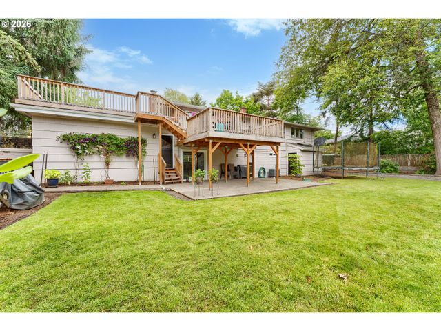 8925 Sw CAROLINE Dr, Portland, OR 97225
