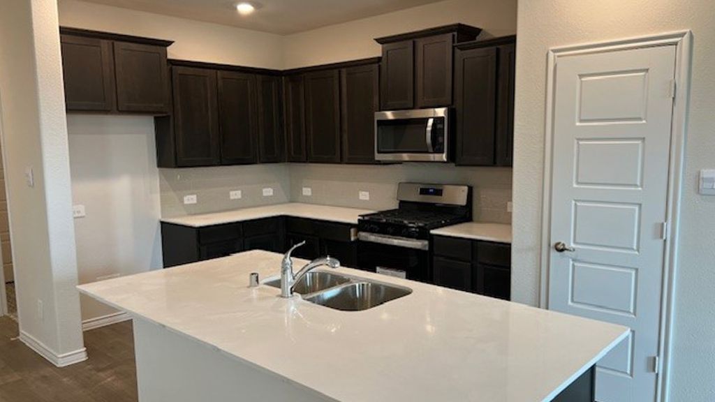 4809 Silver Vein Avenue, Aubrey, TX 76227 — photo 2