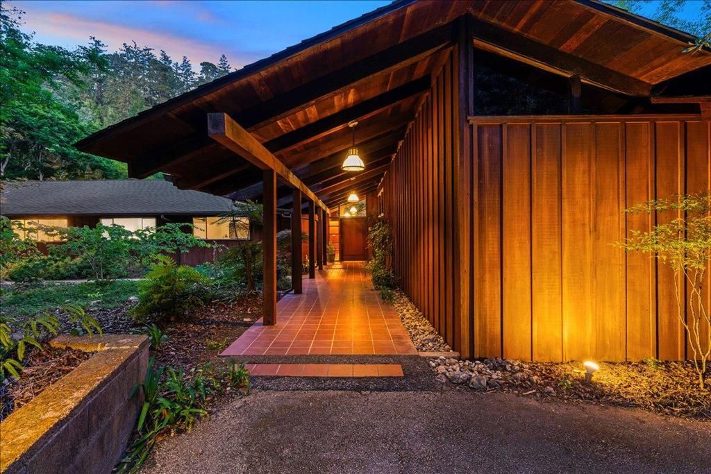 Image 7 of property listing at 230 Isbel Drive, Santa Cruz, CA 95060