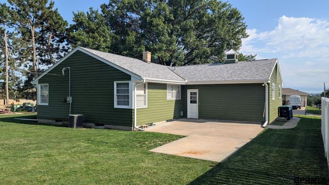 5152 Ohern Street S, Omaha, NE 68117