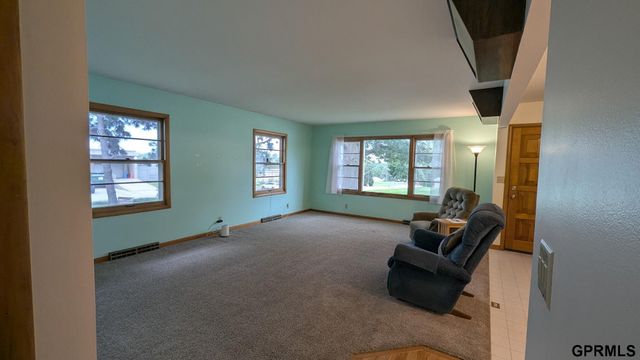 5152 Ohern Street S, Omaha, NE 68117