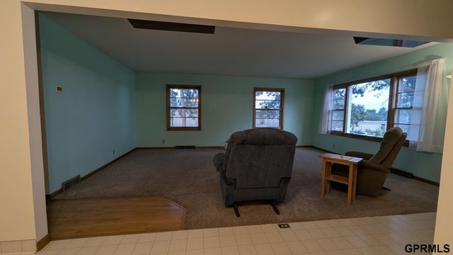 5152 Ohern Street S, Omaha, NE 68117