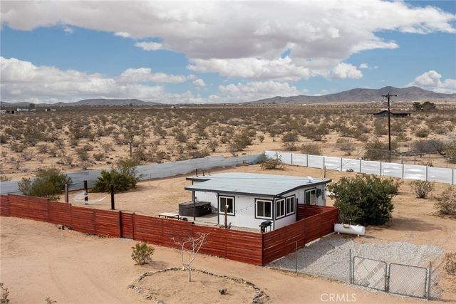 877 Phillips Road, Landers, CA 92285