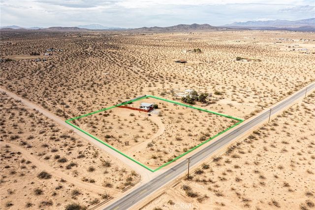 877 Phillips Road, Landers, CA 92285