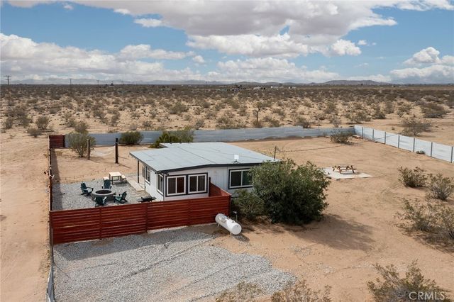 877 Phillips Road, Landers, CA 92285