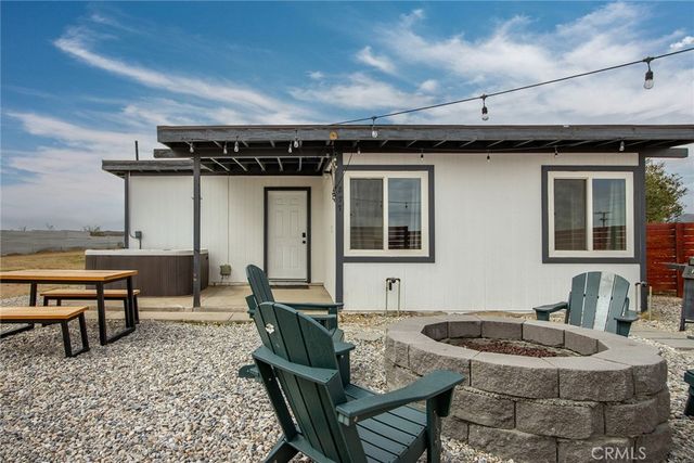 877 Phillips Road, Landers, CA 92285