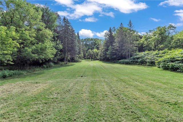 1790 Davis Road, Aurora, NY 14170