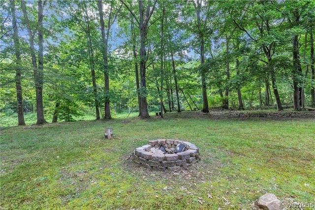 1790 Davis Road, Aurora, NY 14170
