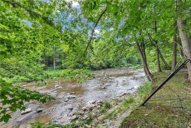 1790 Davis Road, Aurora, NY 14170
