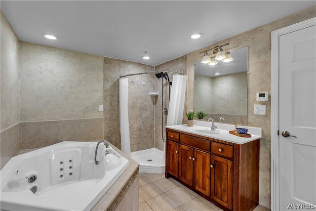 1790 Davis Road, Aurora, NY 14170