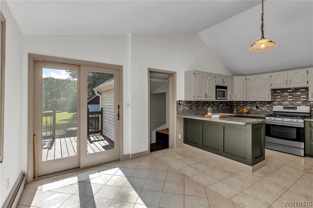 1790 Davis Road, Aurora, NY 14170