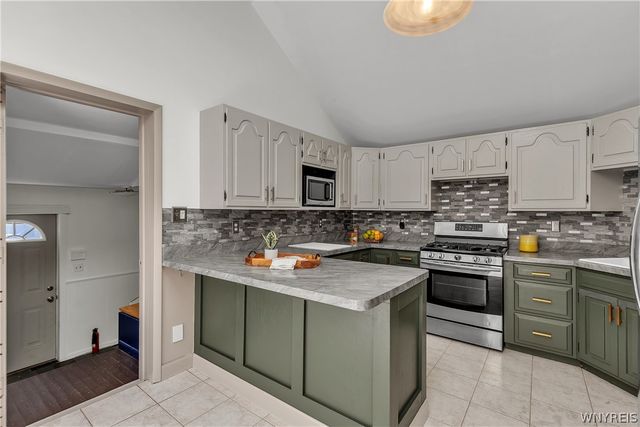 1790 Davis Road, Aurora, NY 14170