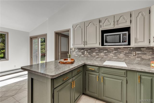 1790 Davis Road, Aurora, NY 14170