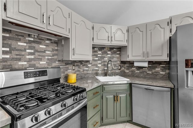 1790 Davis Road, Aurora, NY 14170