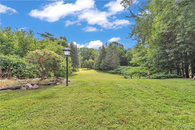 1790 Davis Road, Aurora, NY 14170