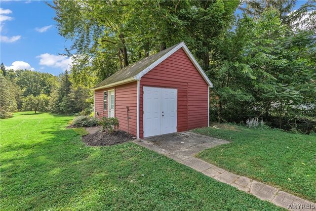 1790 Davis Road, Aurora, NY 14170