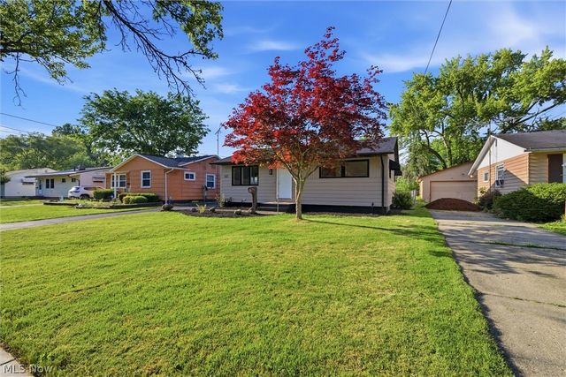 2105 Stewart Drive NW, Warren, OH 44485