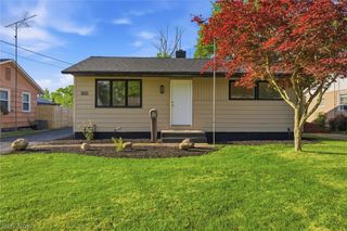 2105 Stewart Drive NW, Warren, OH 44485