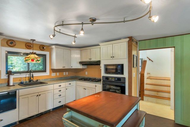 24 Gillis Lane, Barnstead, NH 03225