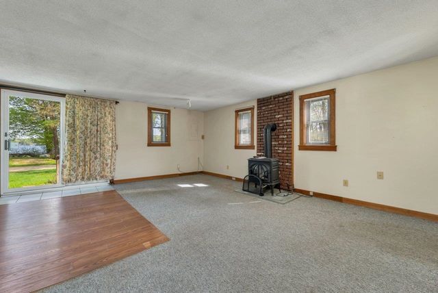 24 Gillis Lane, Barnstead, NH 03225