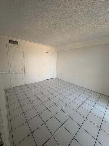 11750 SW 18th St 306-1, Miami, FL 33175