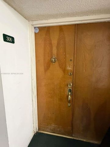 11750 SW 18th St 306-1, Miami, FL 33175