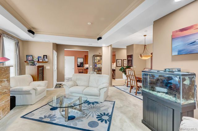99 Constantine Way, Mount Sinai, NY 11766