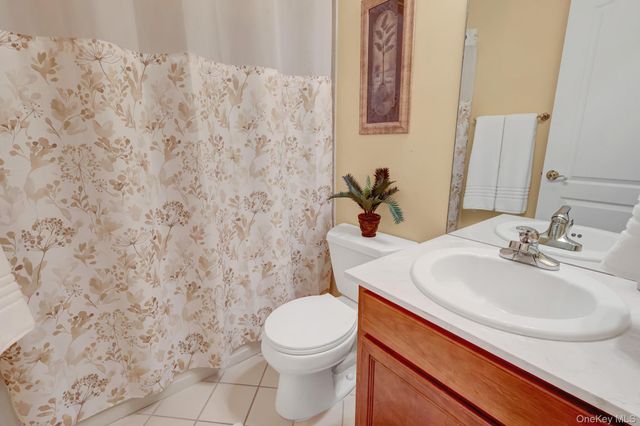 99 Constantine Way, Mount Sinai, NY 11766