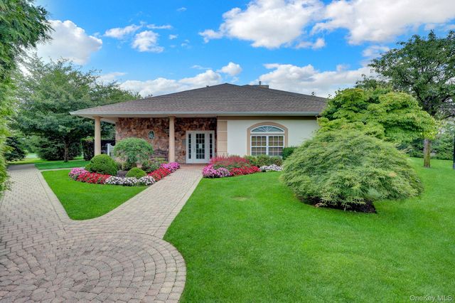 99 Constantine Way, Mount Sinai, NY 11766