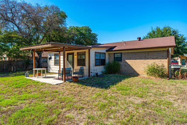 6616 Summertime Lane, Watauga, TX 76148