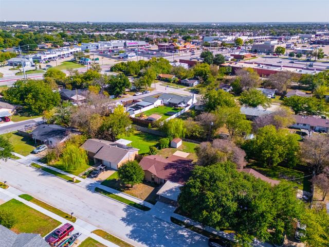 6616 Summertime Lane, Watauga, TX 76148