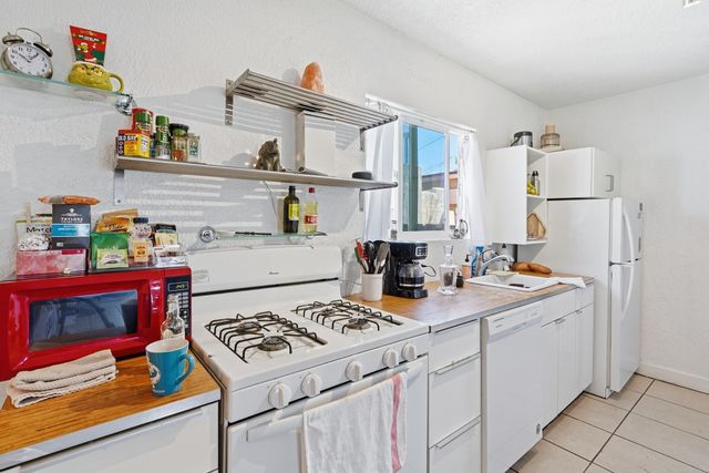 905 Coal Avenue SW, Albuquerque, NM 87102