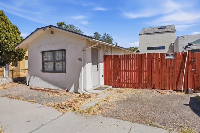 905 Coal Avenue SW, Albuquerque, NM 87102