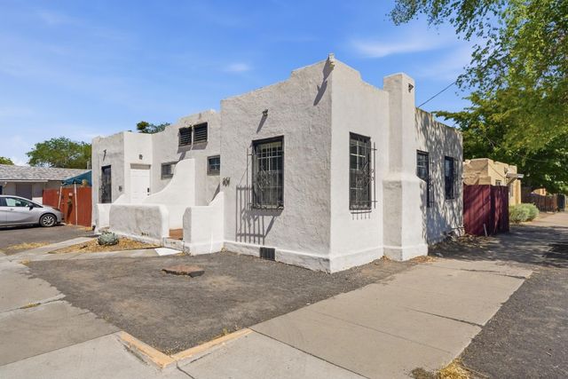 905 Coal Avenue SW, Albuquerque, NM 87102
