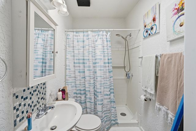 905 Coal Avenue SW, Albuquerque, NM 87102