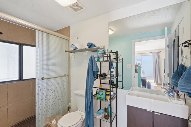 905 Coal Avenue SW, Albuquerque, NM 87102