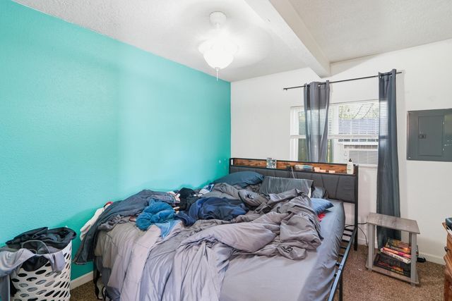 905 Coal Avenue SW, Albuquerque, NM 87102