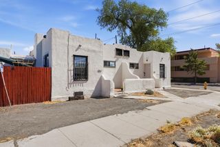 905 Coal Avenue SW, Albuquerque, NM 87102