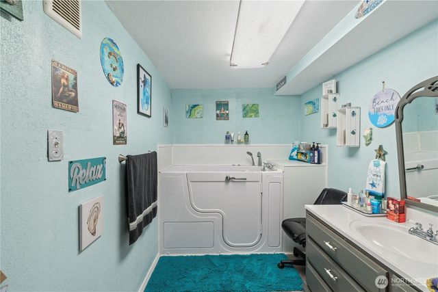 226 Karr Avenue, Hoquiam, WA 98550