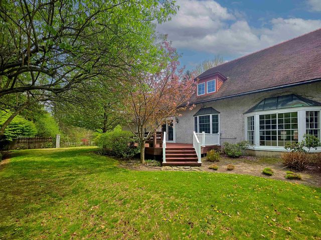 105 Parkwood Court, Bay City, MI 48708