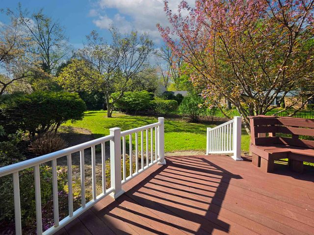 105 Parkwood Court, Bay City, MI 48708