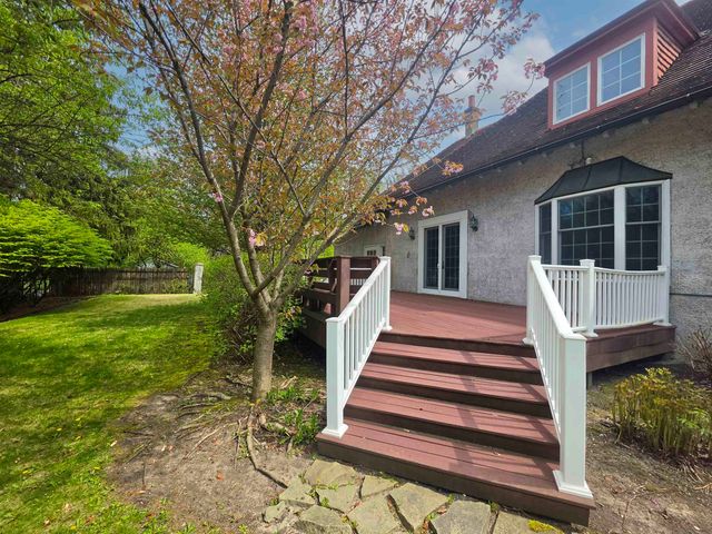 105 Parkwood Court, Bay City, MI 48708
