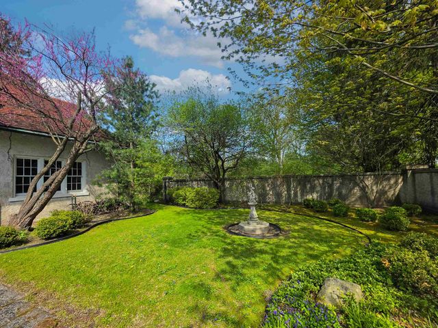105 Parkwood Court, Bay City, MI 48708