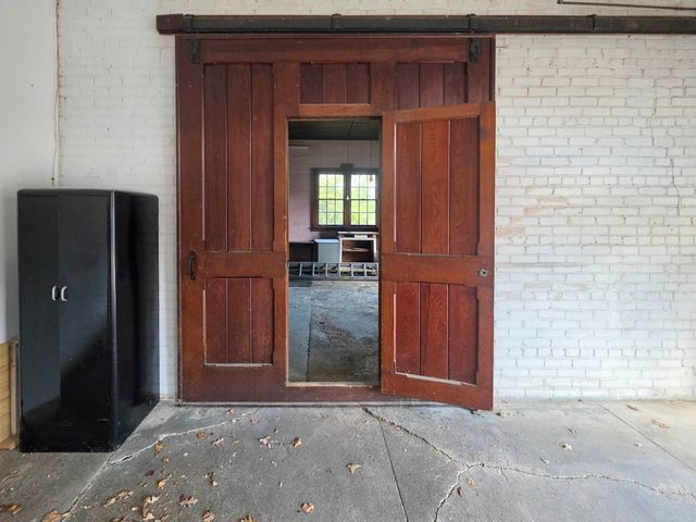 105 Parkwood Court, Bay City, MI 48708